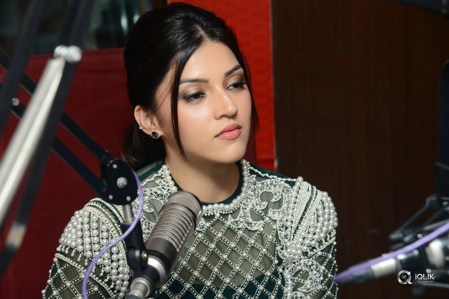 Mahanubhavudu-Movie-Team-At-Red-FM